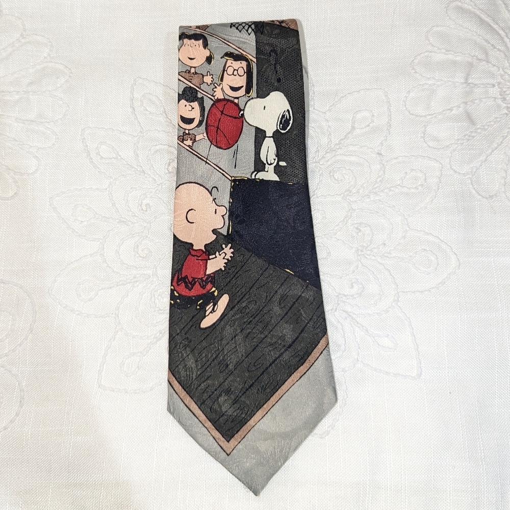 Peanuts Graphic Tie